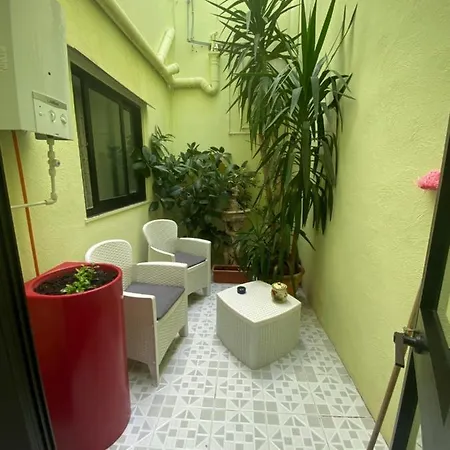 Huge House. Rooms. Rooftop Garden. Relaxation *