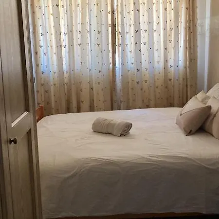 ホームステイ Huge House. Rooms. Rooftop Garden. Relaxation メーリッハ